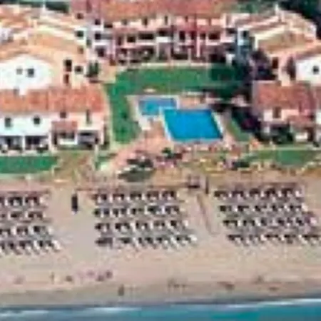 Playa Chica Beach Club 3*